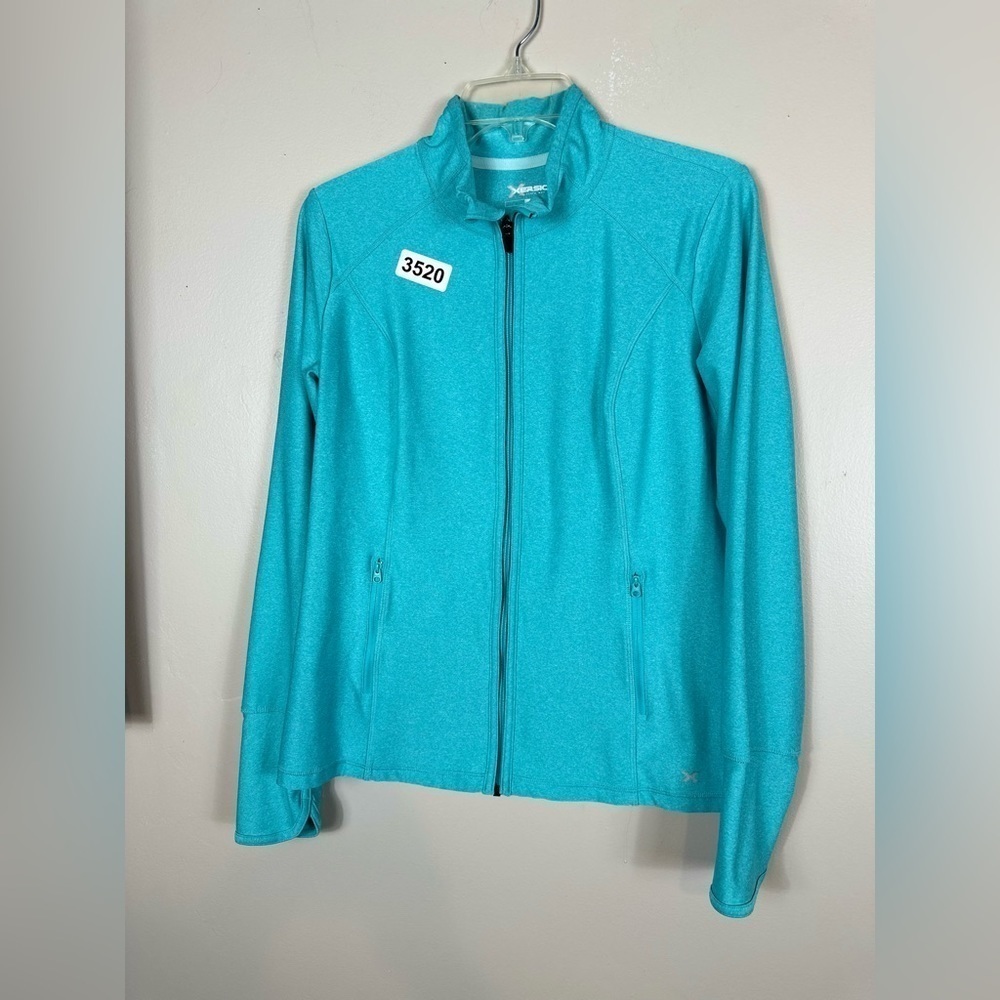Xersion  performance wear large 18-1/2 p2p 23-1/2 length like new